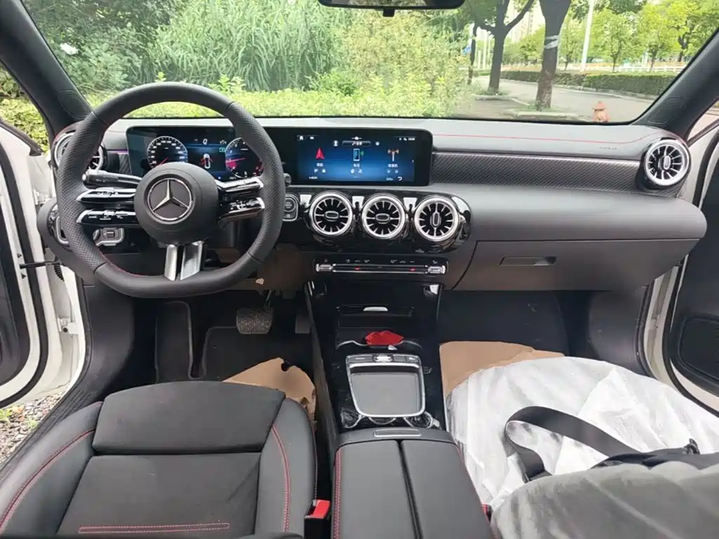 Mercedes-Benz A-Class — фото 10