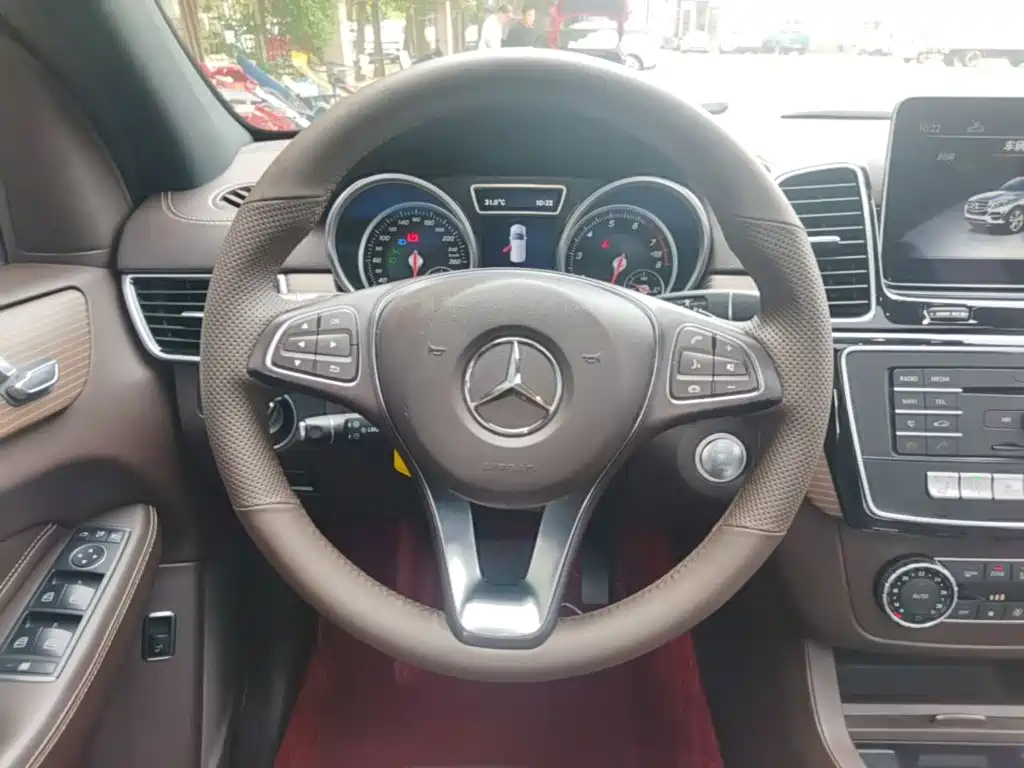 Mercedes-Benz GLE (Import) — фото 11