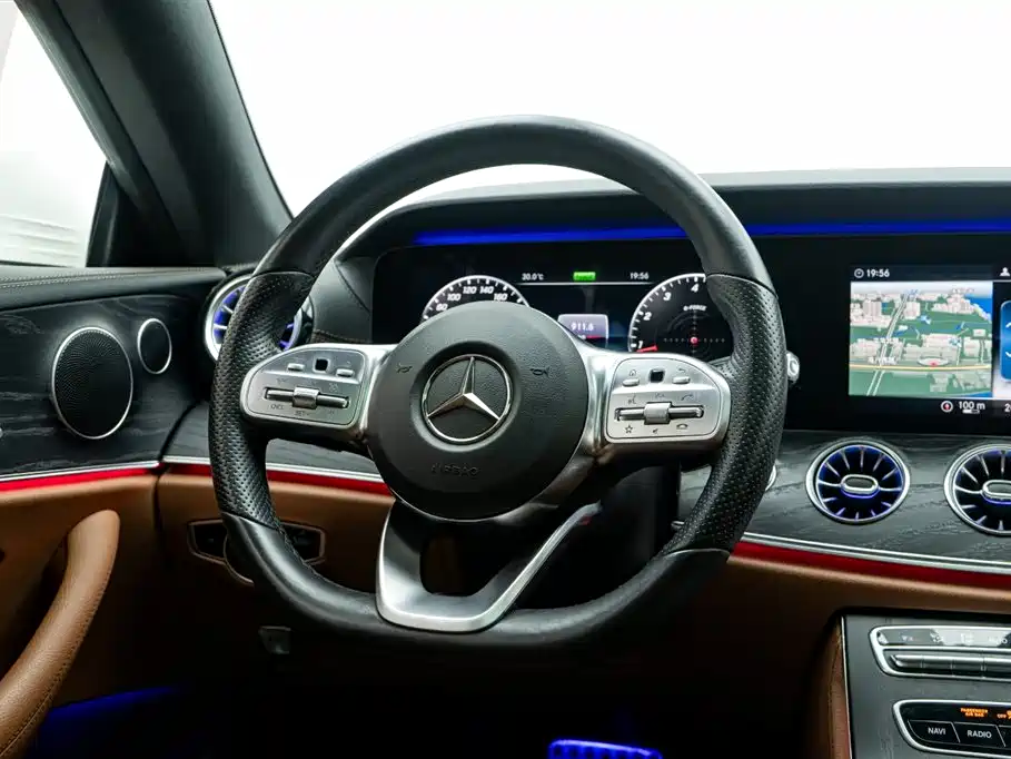Mercedes-Benz E-Class (Import) — фото 6