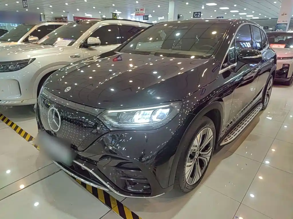 Mercedes-Benz EQE SUV — фото 2