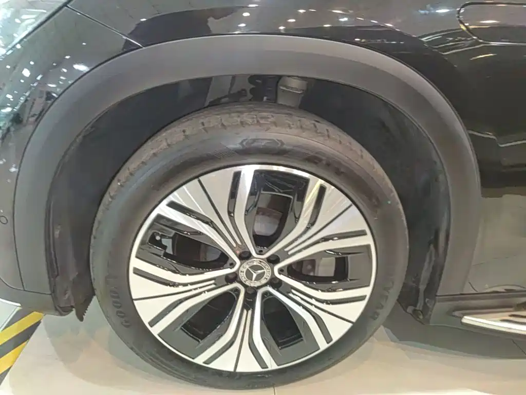 Mercedes-Benz EQE SUV — фото 23
