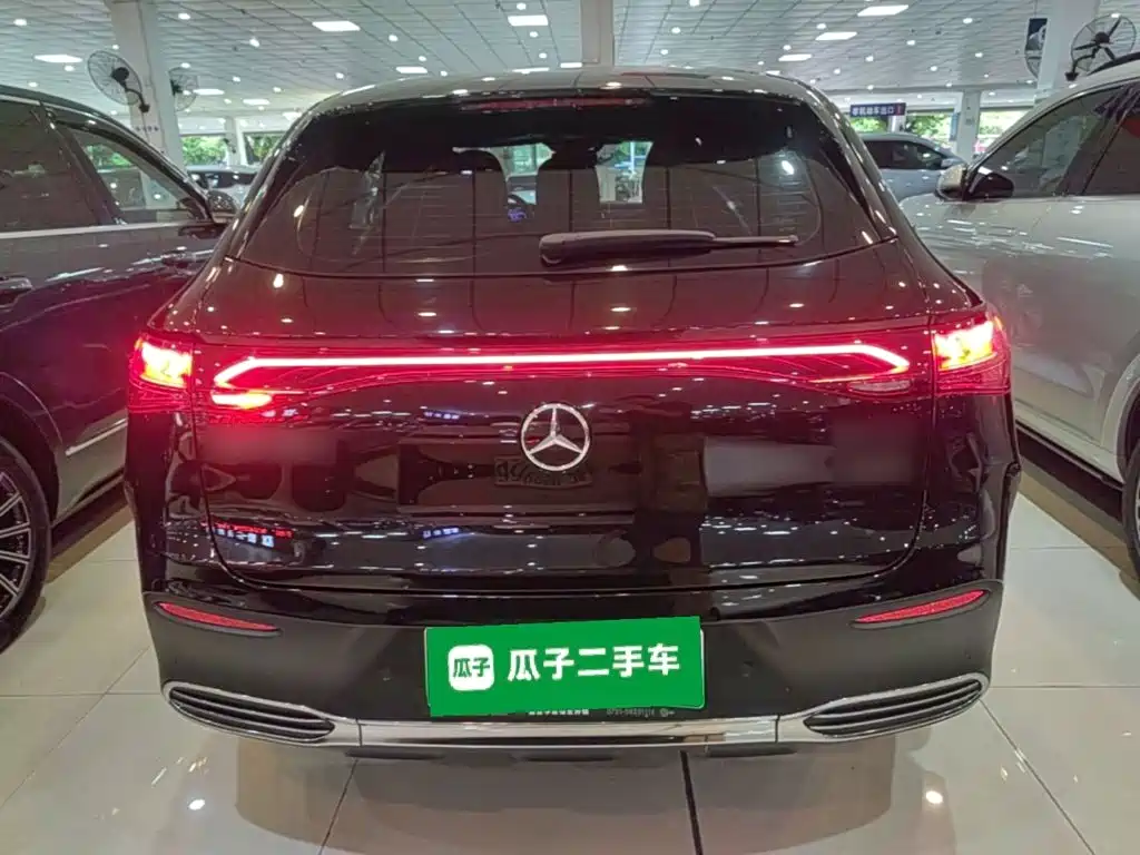 Mercedes-Benz EQE SUV — фото 6