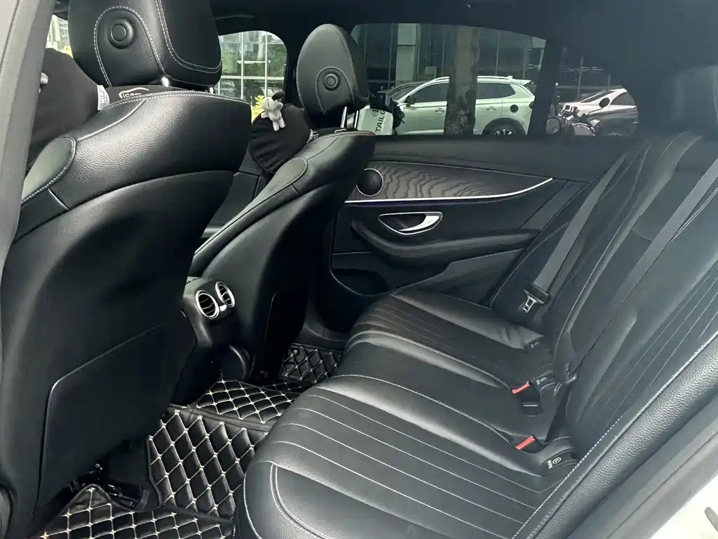 Mercedes-Benz E-Class (Import) — фото 21