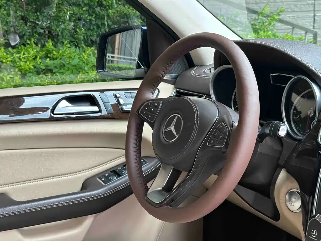 Mercedes-Benz GLS — фото 29