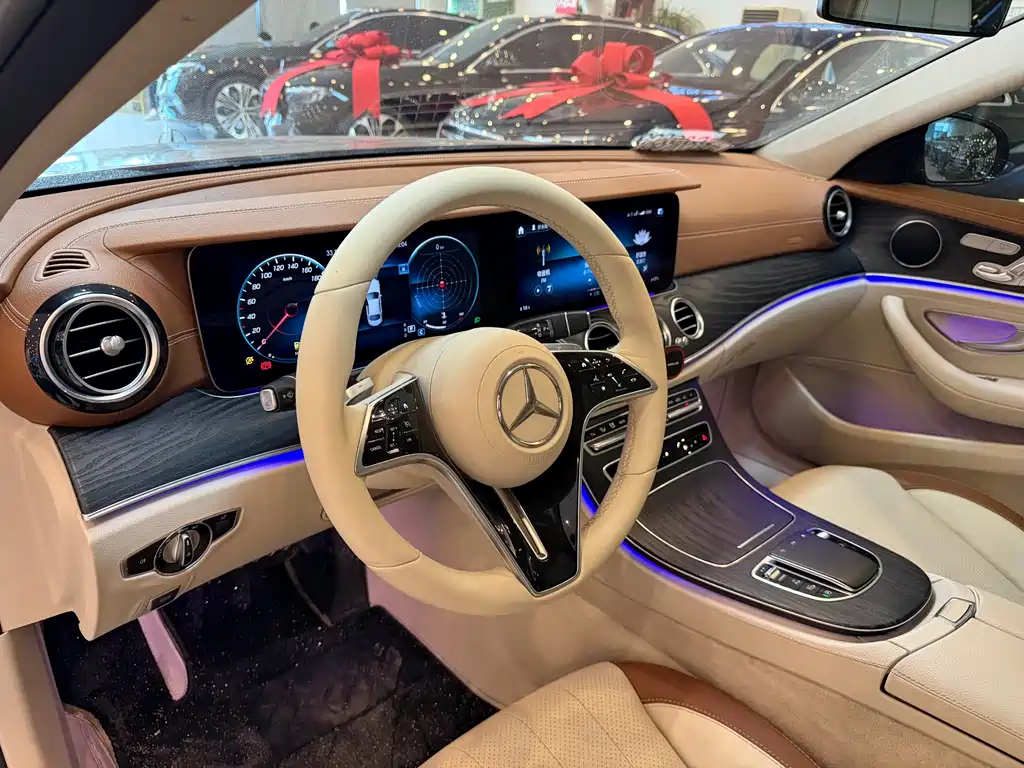 Mercedes-Benz E-Class — фото 10