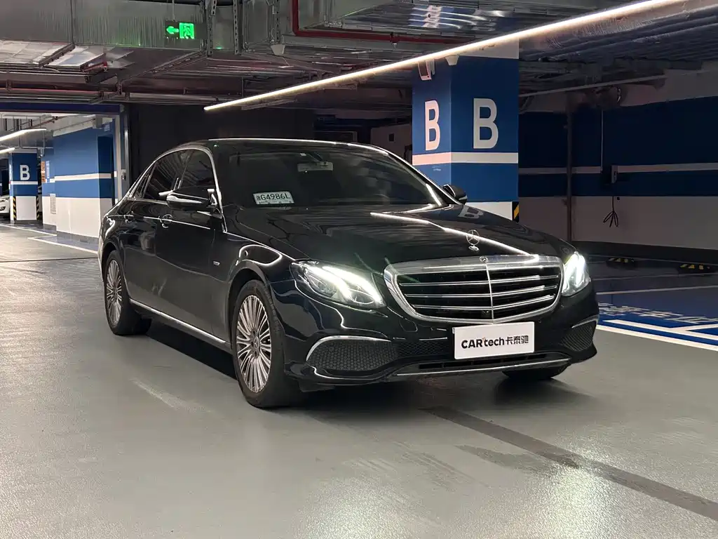 Mercedes-Benz E-Class — фото 4