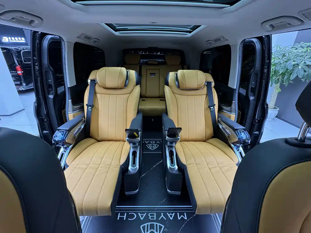 Mercedes-Benz V-Class — фото 10