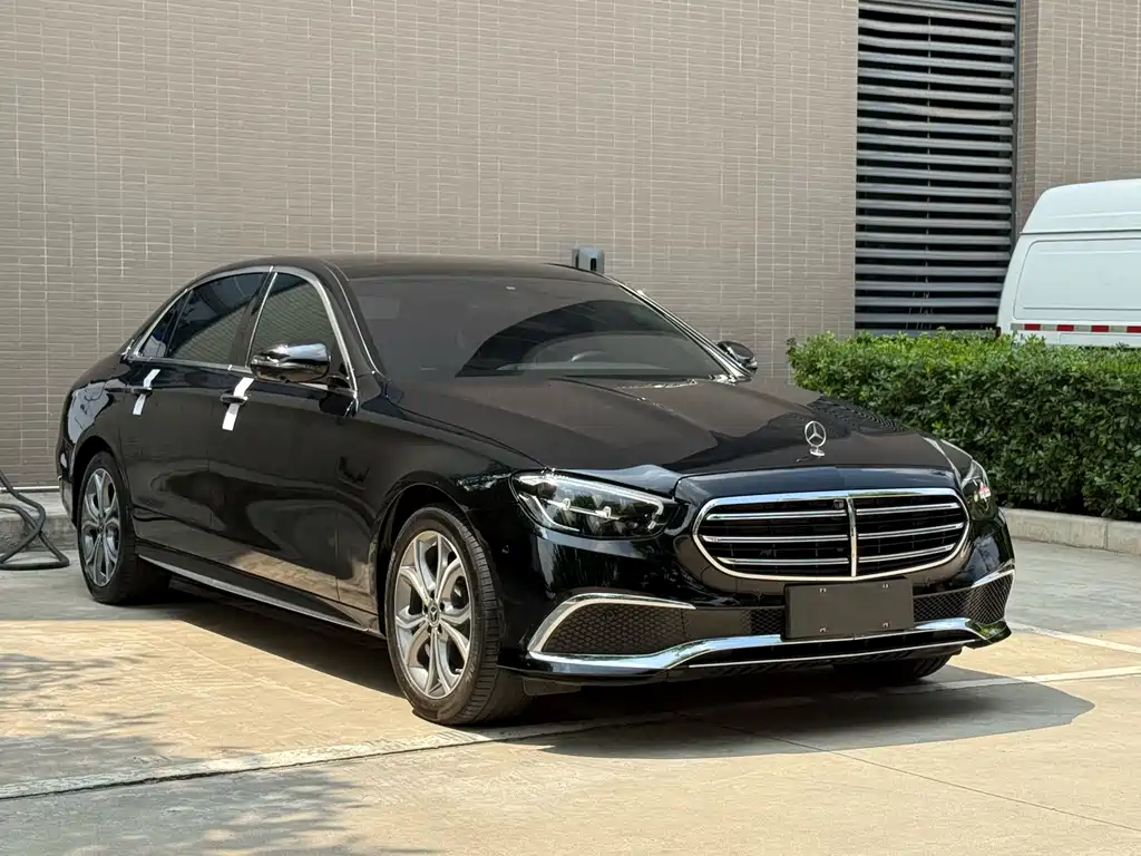 Mercedes-Benz E-Class — фото 3