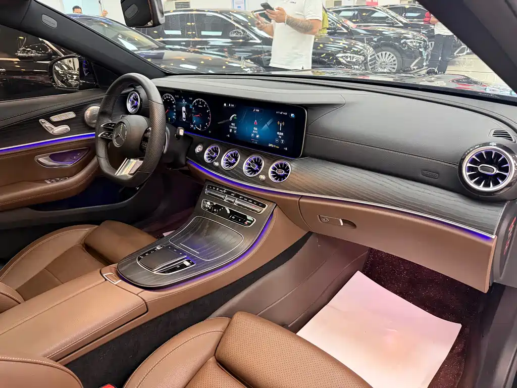Mercedes-Benz E-Class — фото 17