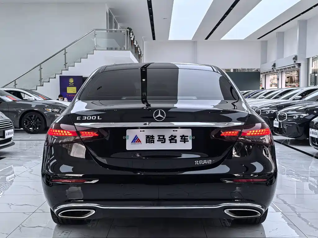 Mercedes-Benz E-Class — фото 14