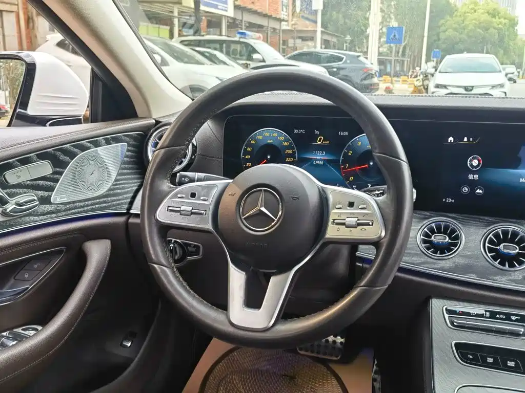 Mercedes-Benz CLS — фото 11