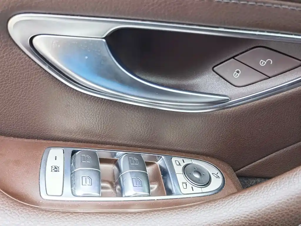 Mercedes-Benz CLS — фото 36