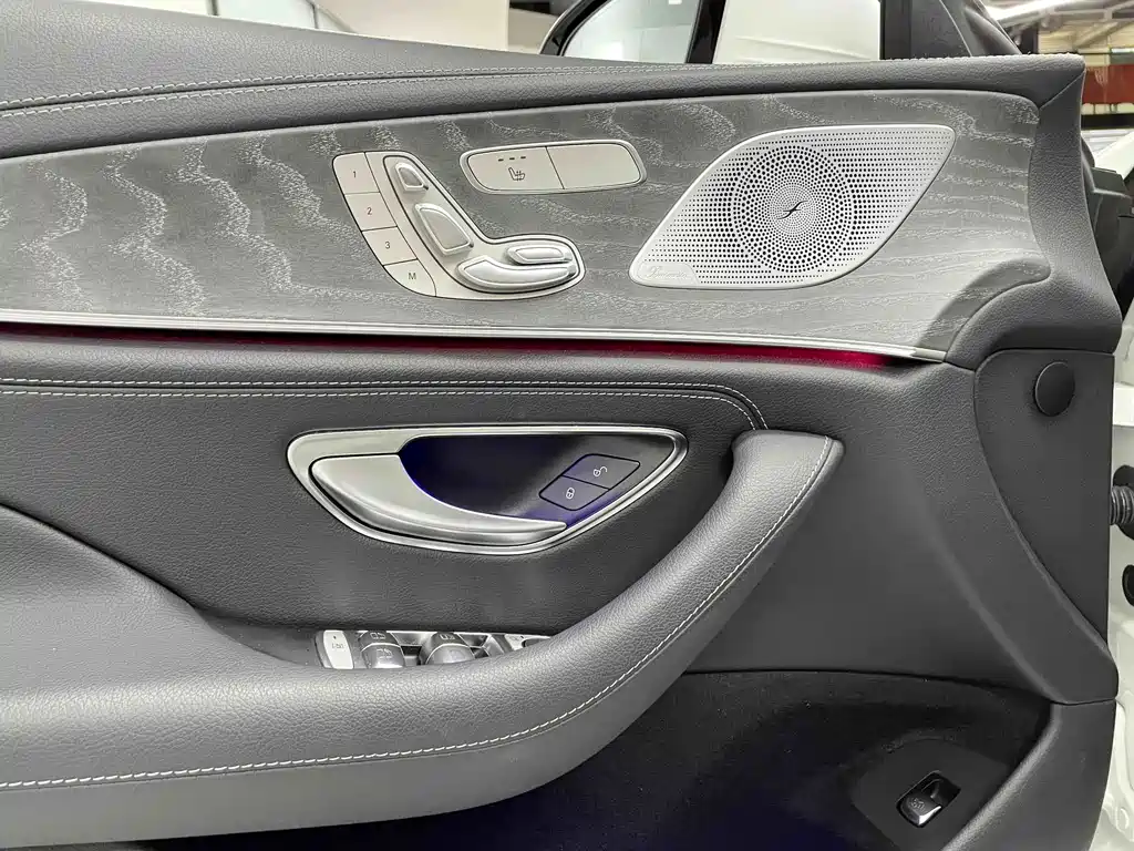 Mercedes-Benz CLS — фото 9