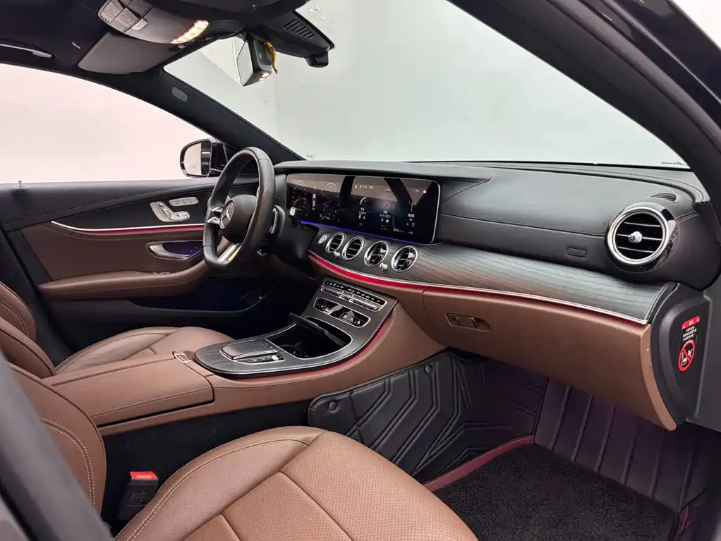 Mercedes-Benz E-Class — фото 11