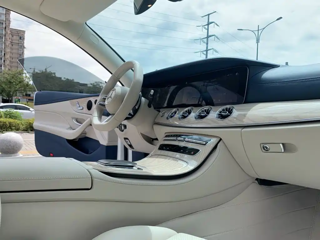 Mercedes-Benz E-Class (Import) — фото 11