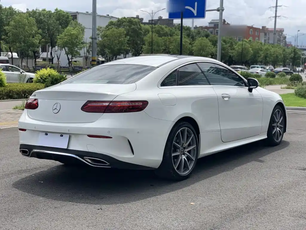 Mercedes-Benz E-Class (Import) — фото 9