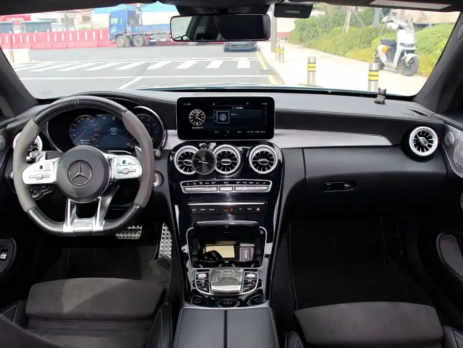 Mercedes-Benz C-Class AMG — фото 15