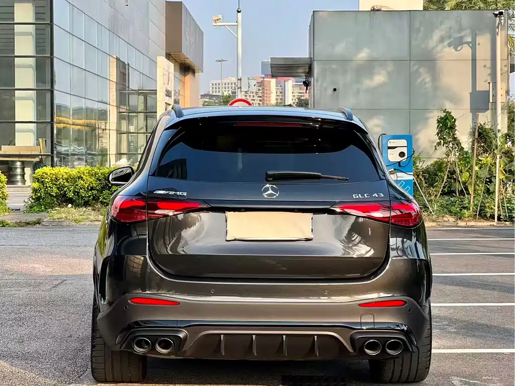 Mercedes-Benz GLC AMG — фото 13