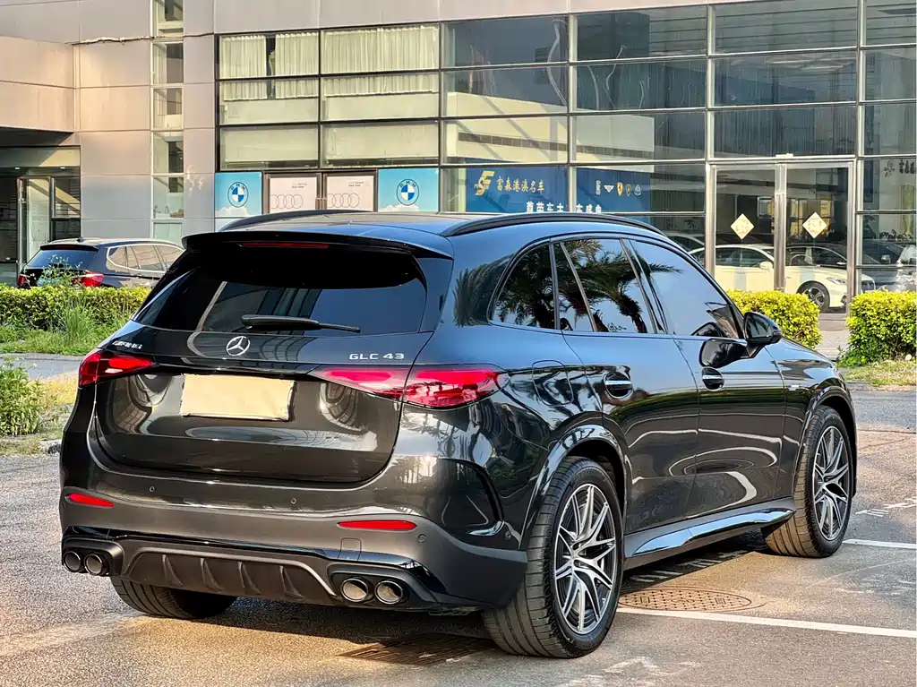 Mercedes-Benz GLC AMG — фото 15