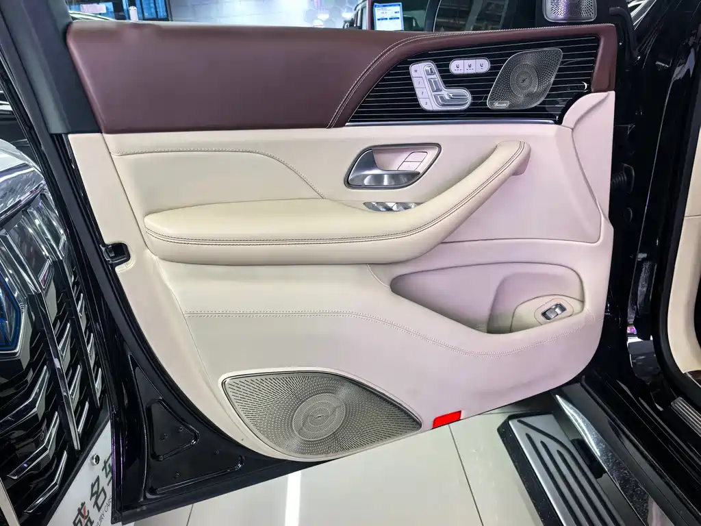 Mercedes-Benz GLS — фото 4