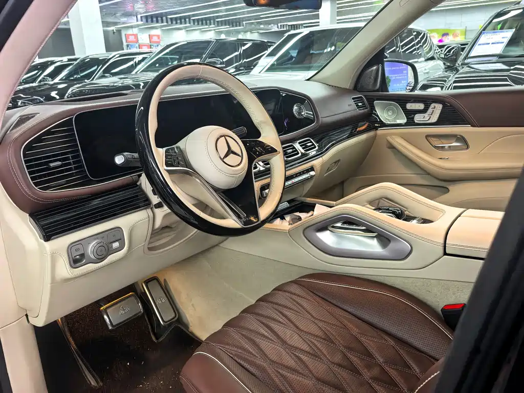 Mercedes-Benz GLS — фото 8
