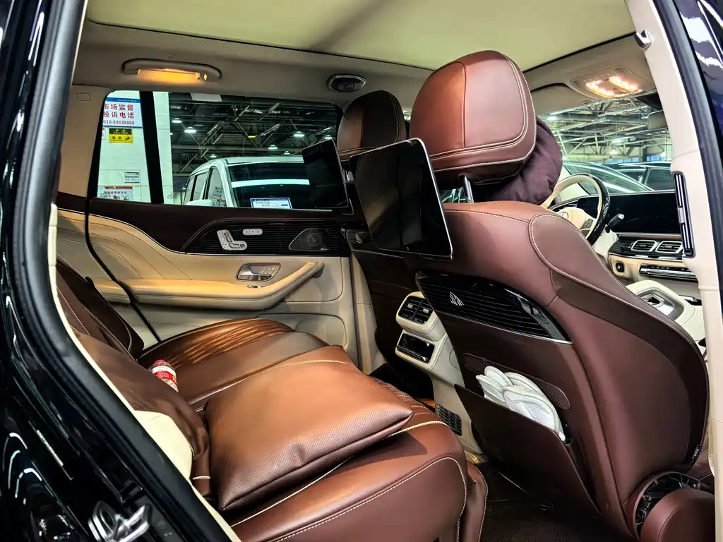 Mercedes-Benz GLS — фото 9