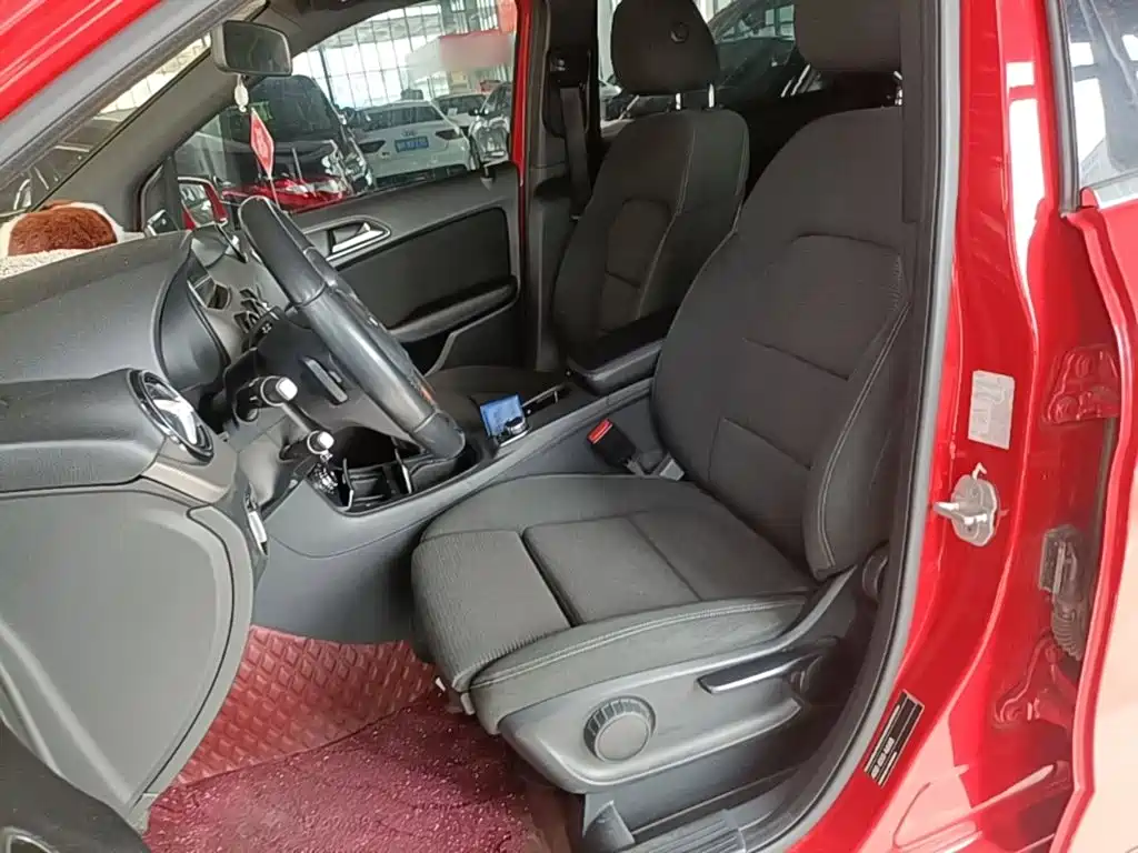 Mercedes-Benz B-Class — фото 15