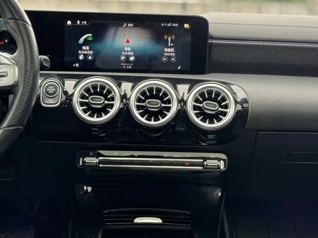 Mercedes-Benz A-Class — фото 17
