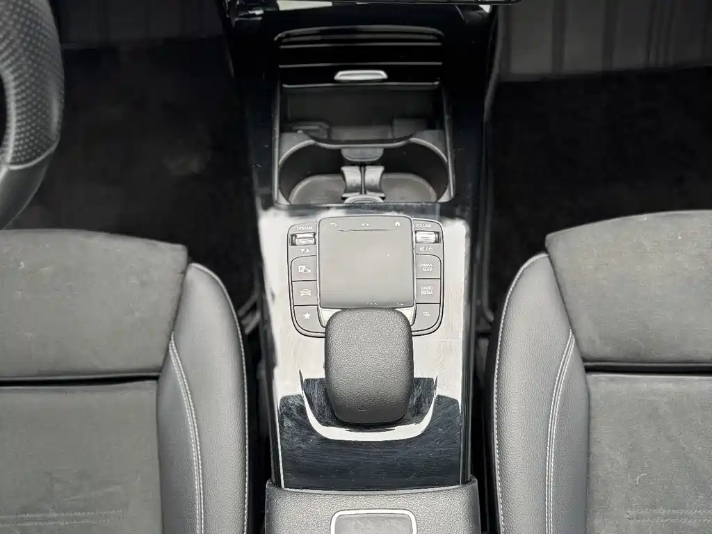 Mercedes-Benz A-Class — фото 18