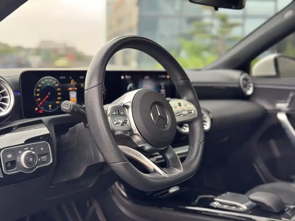 Mercedes-Benz A-Class — фото 10