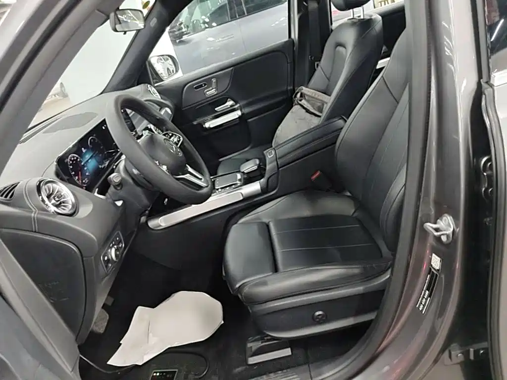 Mercedes-Benz EQB — фото 15