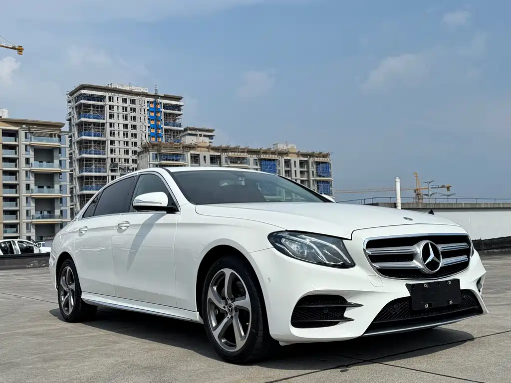 Mercedes-Benz E-Class — фото 3