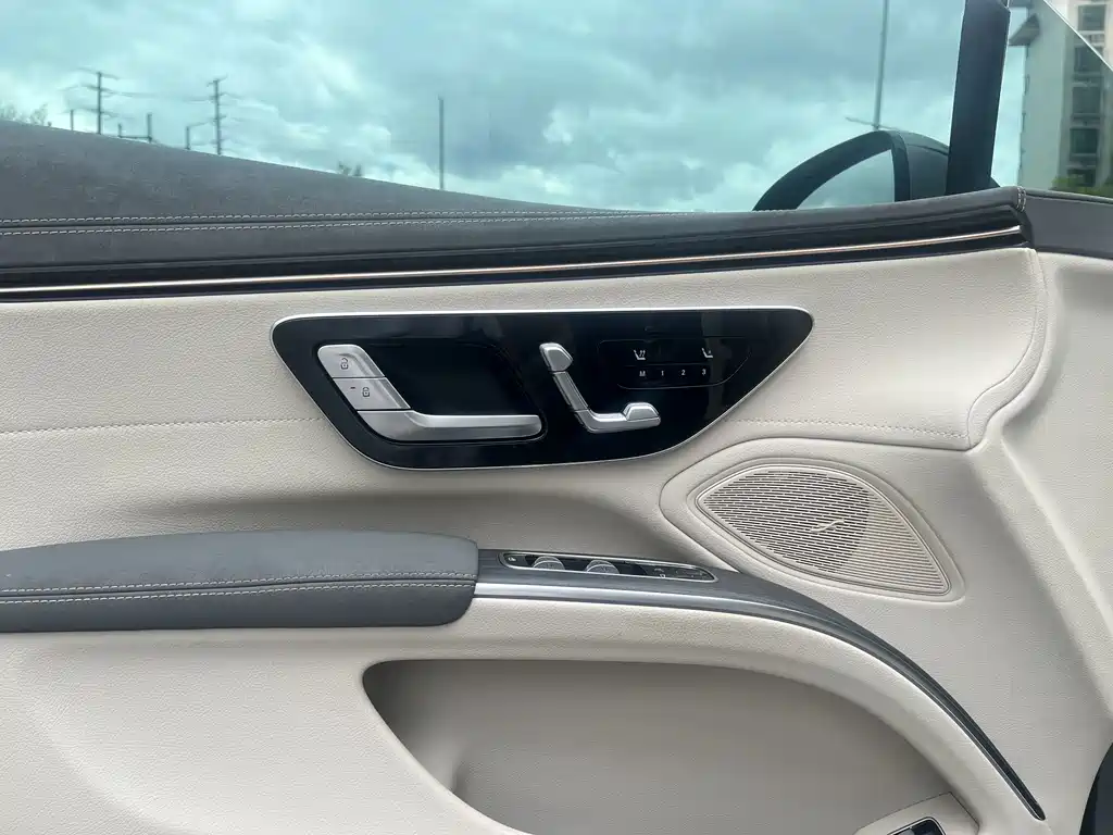 Mercedes-Benz EQS — фото 11
