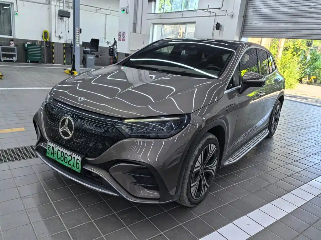 Mercedes-Benz EQE SUV