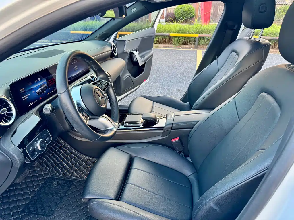 Mercedes-Benz A-Class — фото 10