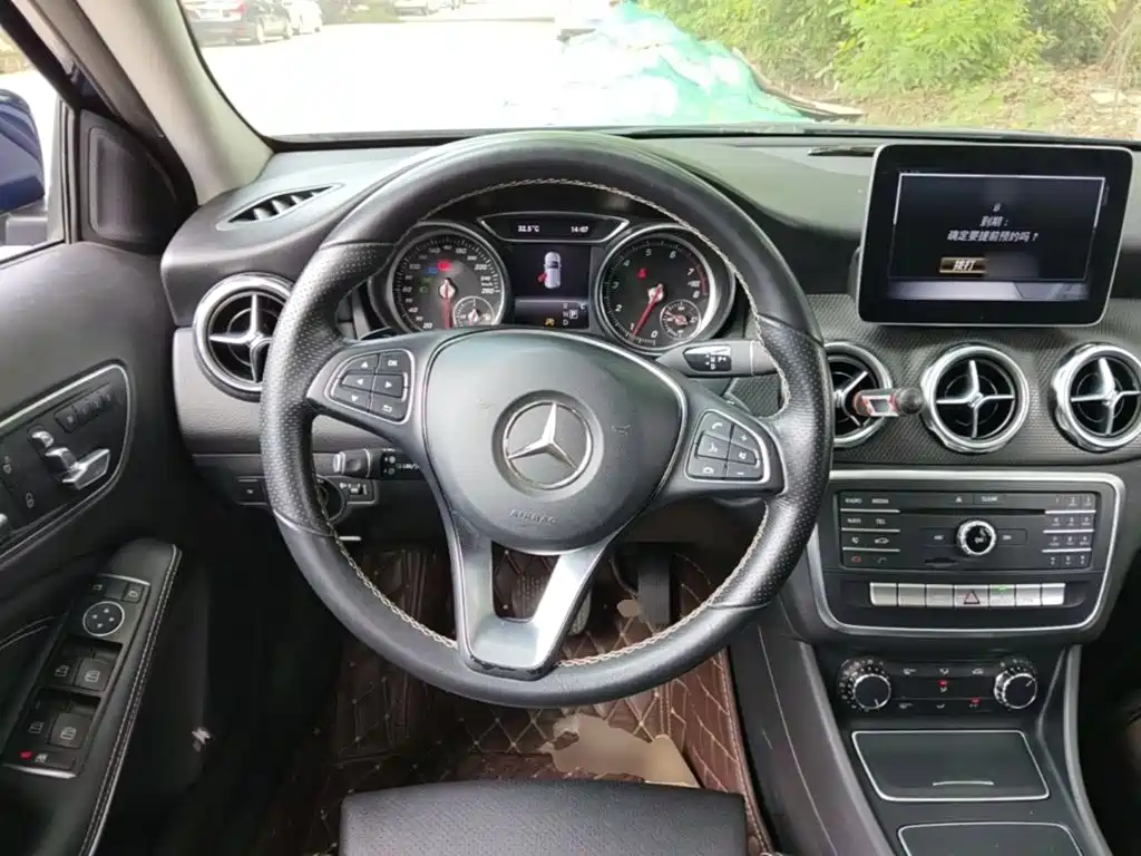 Mercedes-Benz GLA — фото 11