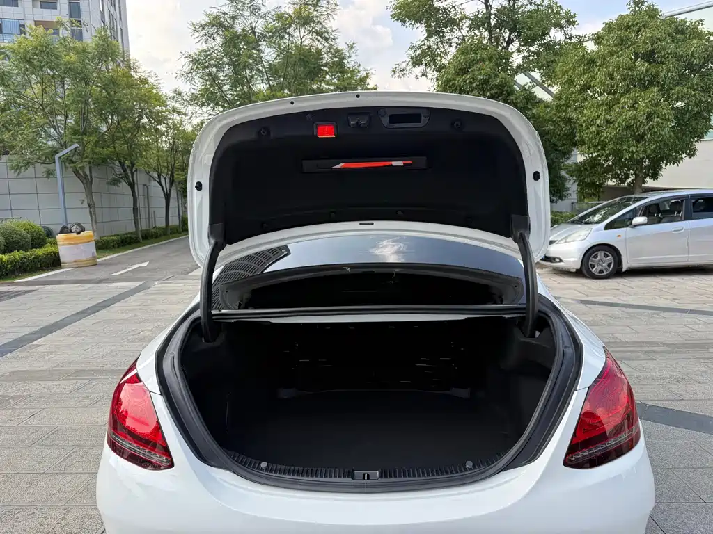 Mercedes-Benz C-Class — фото 40