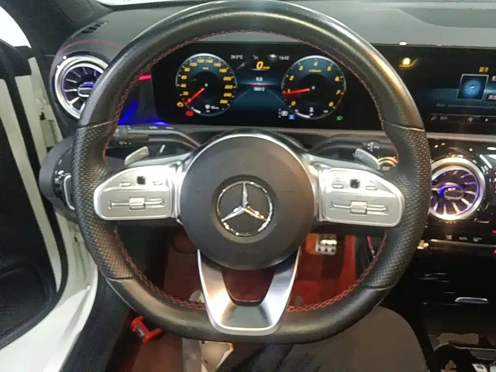 Mercedes-Benz CLA (Import) — фото 11