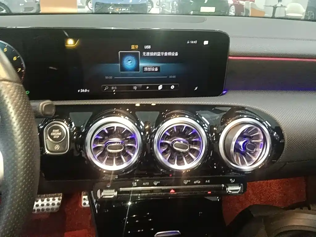 Mercedes-Benz CLA (Import) — фото 13