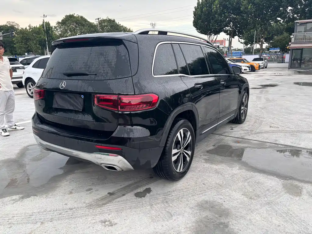 Mercedes-Benz GLB — фото 11