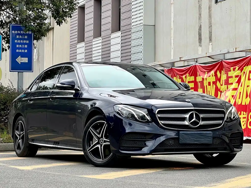 Mercedes-Benz E-Class — фото 3