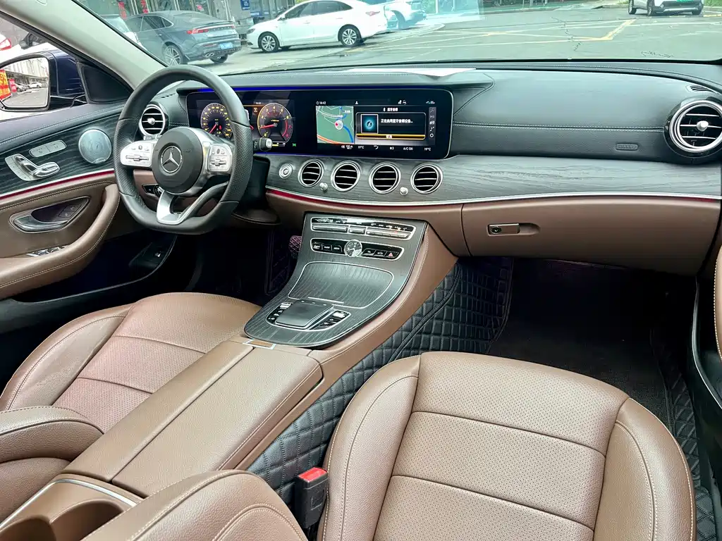 Mercedes-Benz E-Class — фото 10