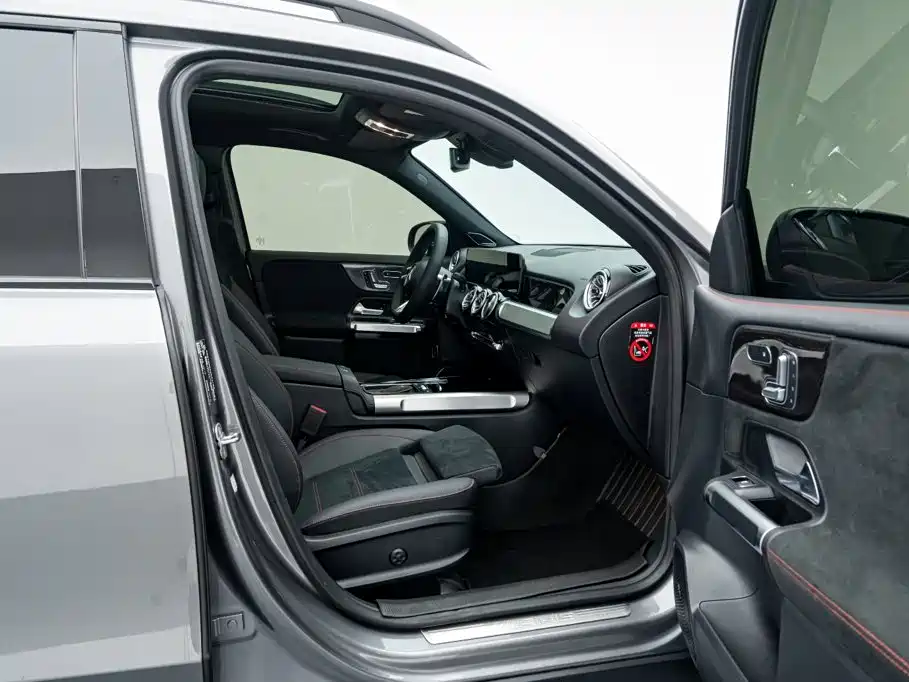 Mercedes-Benz GLB AMG — фото 9