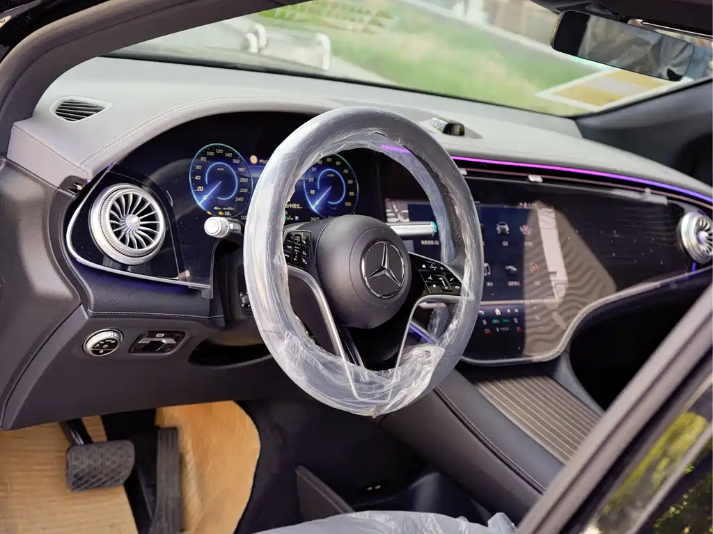 Mercedes-Benz EQS SUV — фото 9