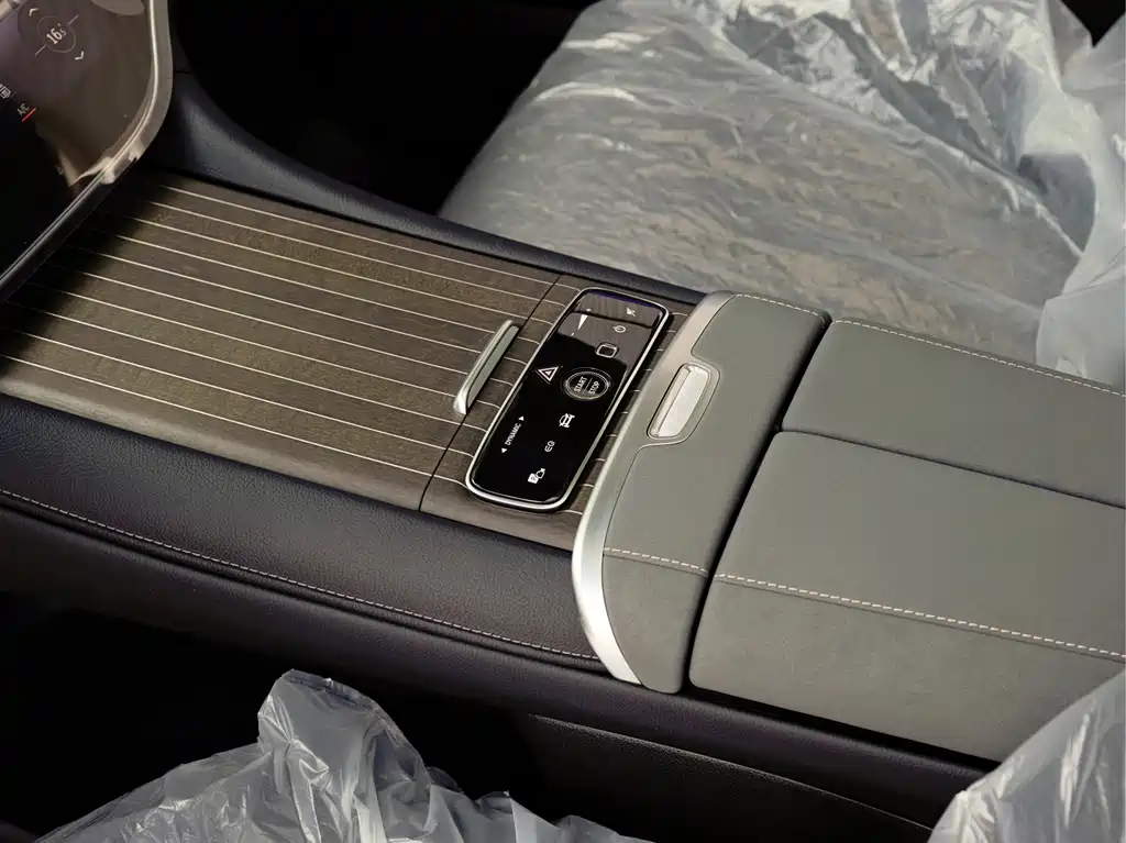 Mercedes-Benz EQS SUV — фото 10