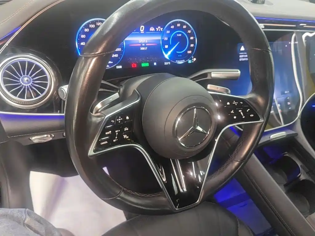 Mercedes-Benz EQS — фото 11
