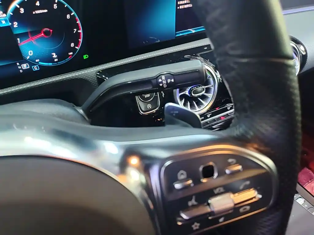 Mercedes-Benz A-Class — фото 14
