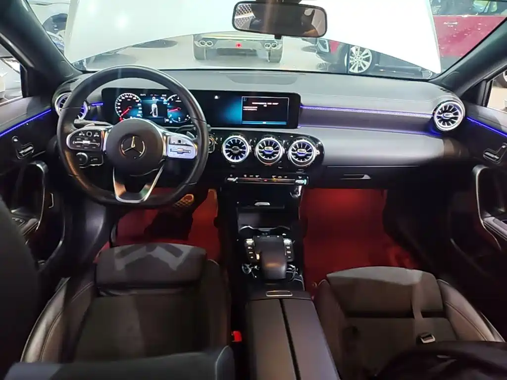 Mercedes-Benz A-Class — фото 10