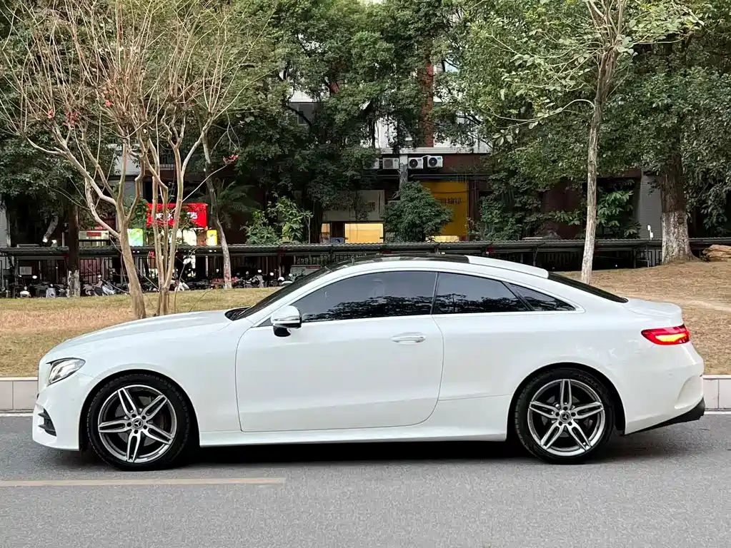 Mercedes-Benz E-Class (Import) — фото 7