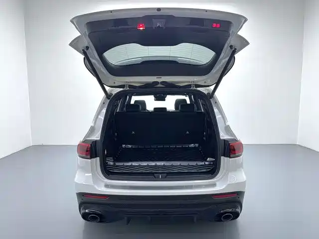 Mercedes-Benz GLB AMG — фото 15